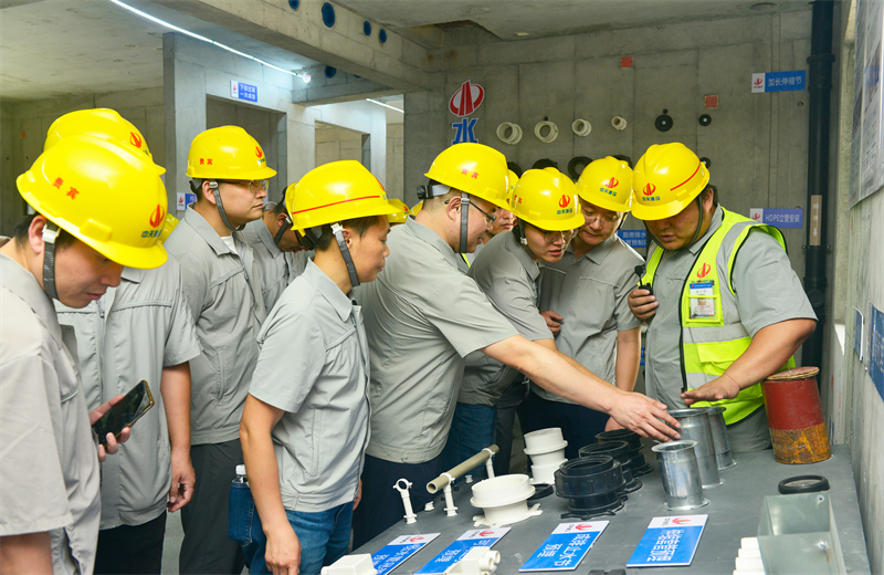 为进一步推进优质客户高效履约，提升交付品质、达成客户满意，2025年6月25日，J9九游建设集团在上海组织召开2025年越秀地产、华润置业客户履约推进会。